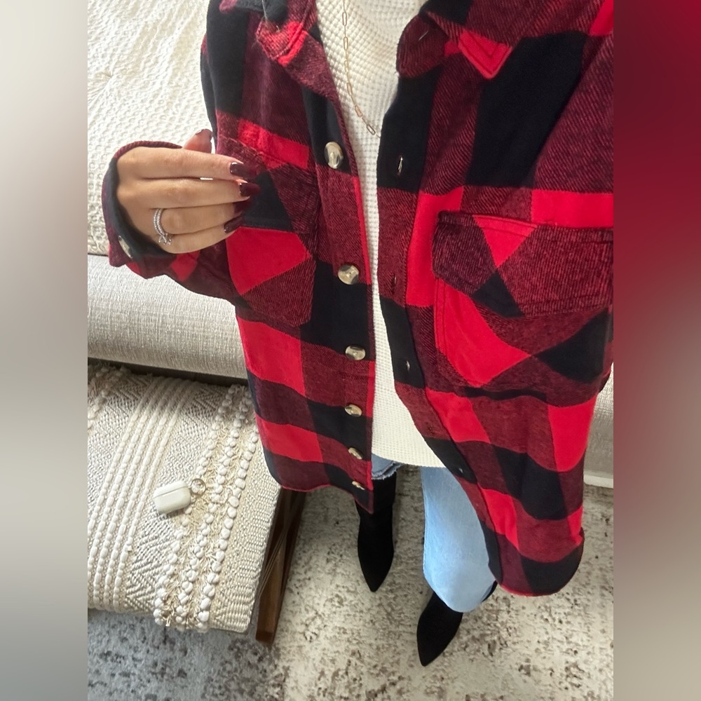 MY NEW FAVORITE ❤️Buffalo Red plaid shacket - Picture 11 of 13